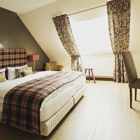 Weingut Hees - Landgasthof Zum Jaeger Aus Kurpfalz Auen Room photo